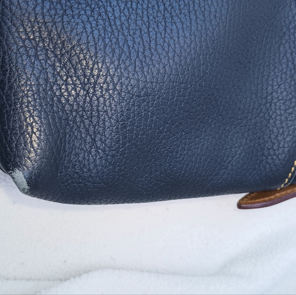 Dooney and Bourke Dillen letter carrier - Picture 9 of 10